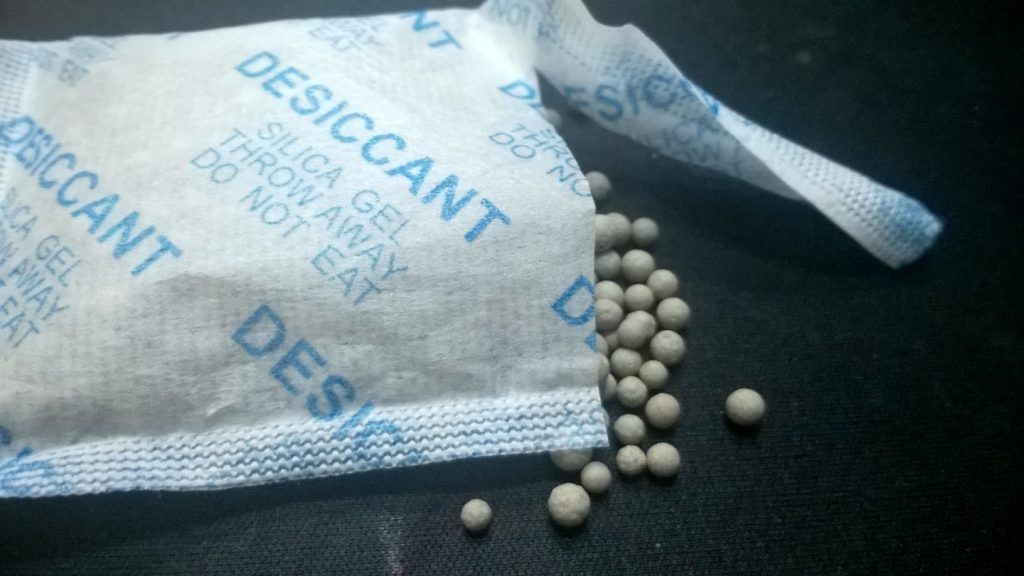 gói hút ẩm Clay Desiccant